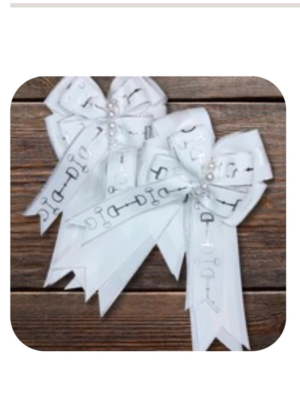 Equestrian show bows horse bit white